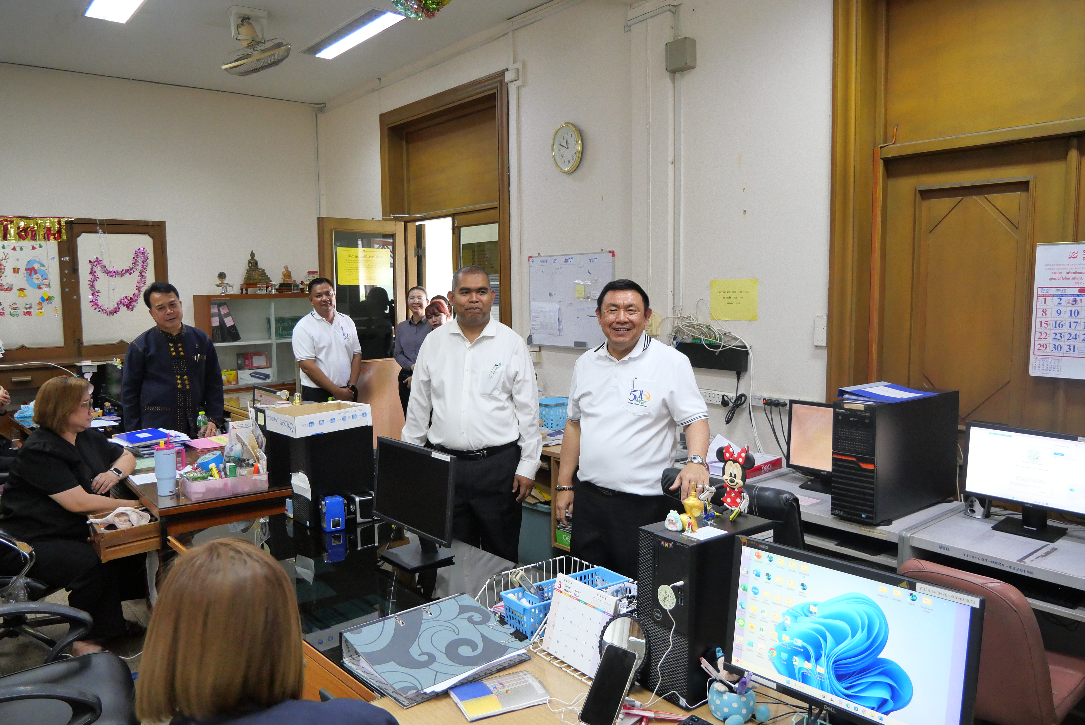 title - เลขาธิการ ส.ป.ก. ตรวจเยี่ยมบุคลากร ส.ป.ก. ถนนราชดำเนินนอก